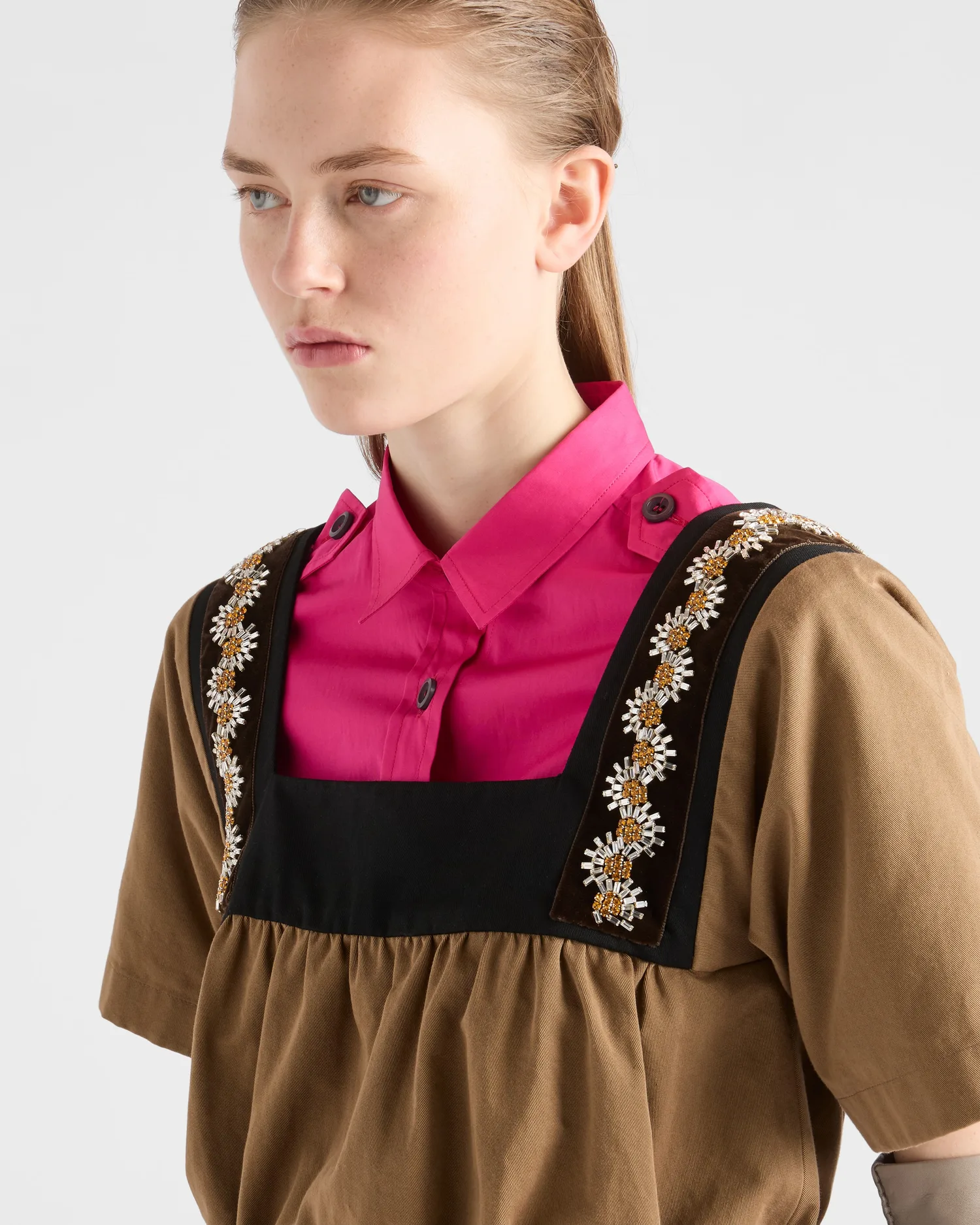 Топ из старого габардина с вышивкой Prada, бежевый — фото 4