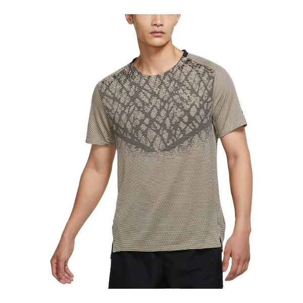 

Футболка Nike Dri-FIT ADV Run Division Techknit Reflective Design Running Short Sleeve Olive Grey, мультиколор