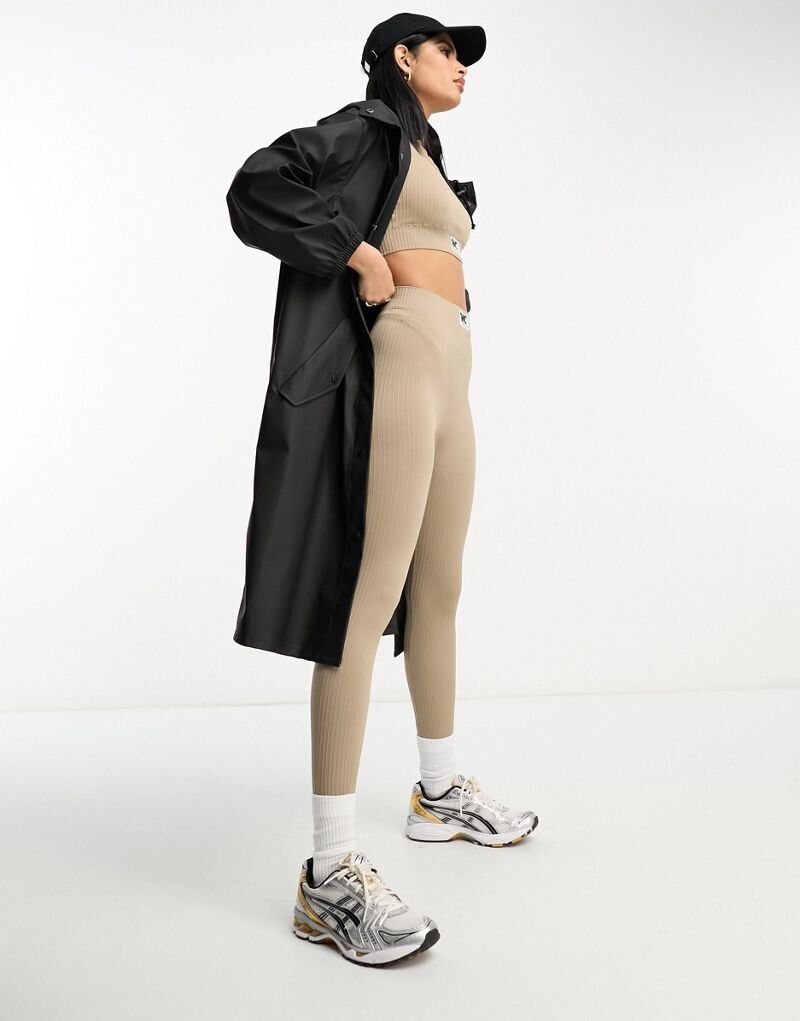 

Черная прорезиненная парка-дождевик ASOS DESIGN
