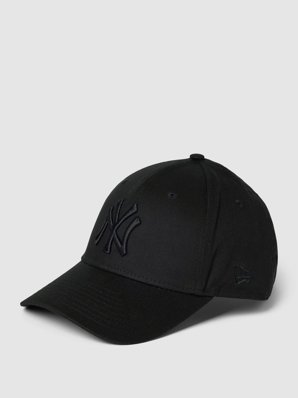 

Бейсболка с рисунком и вышитым логотипом New Era, черный