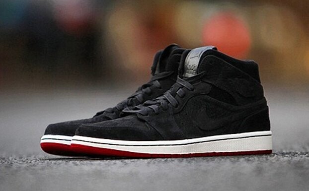 

Кроссовки Air Jordan 1 Mid Nouveau 'Black Red', черный