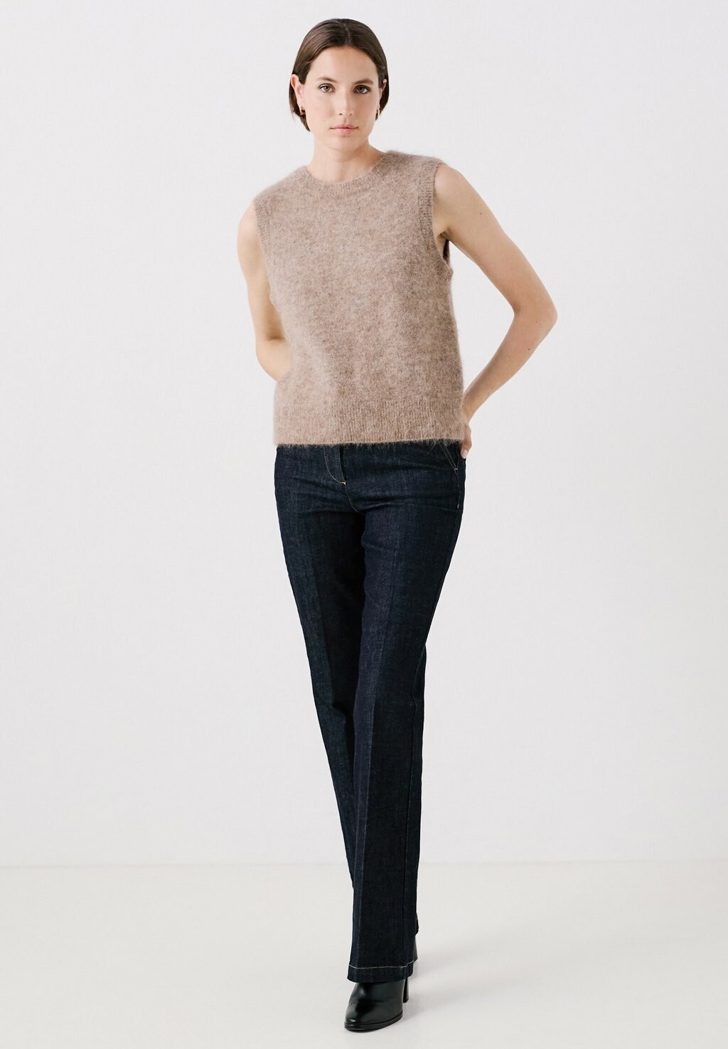 

Топ FRENCH FASHION ELEGANT MODERN DOUGLAS Caroll, серо-коричневый