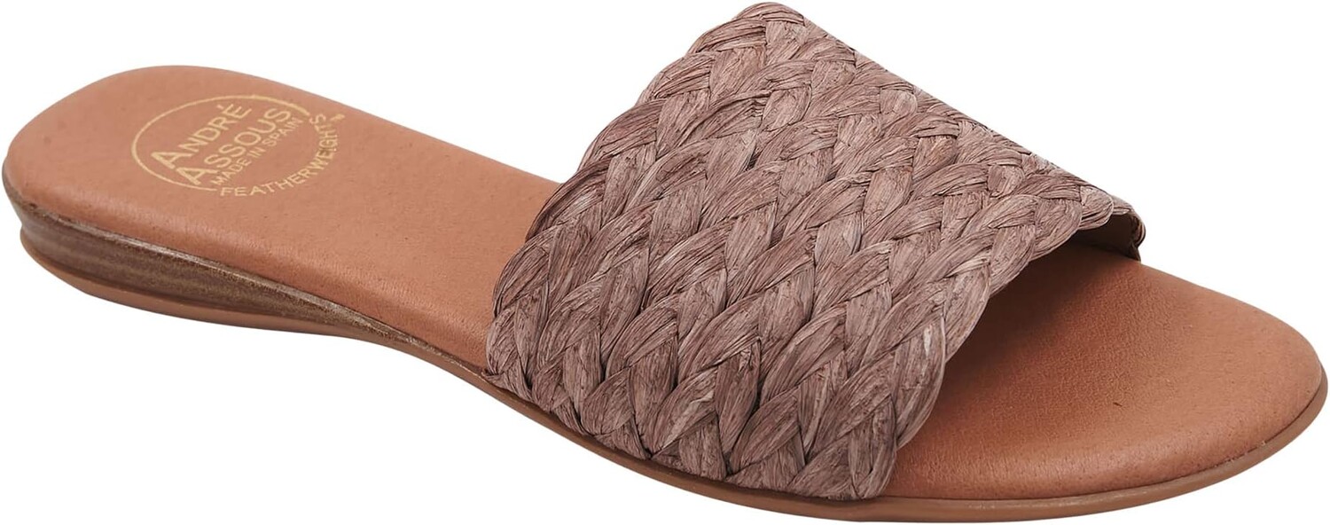 Сандалии Andre Assous Nahala Featherweight Flat Sandal, цвет Espresso