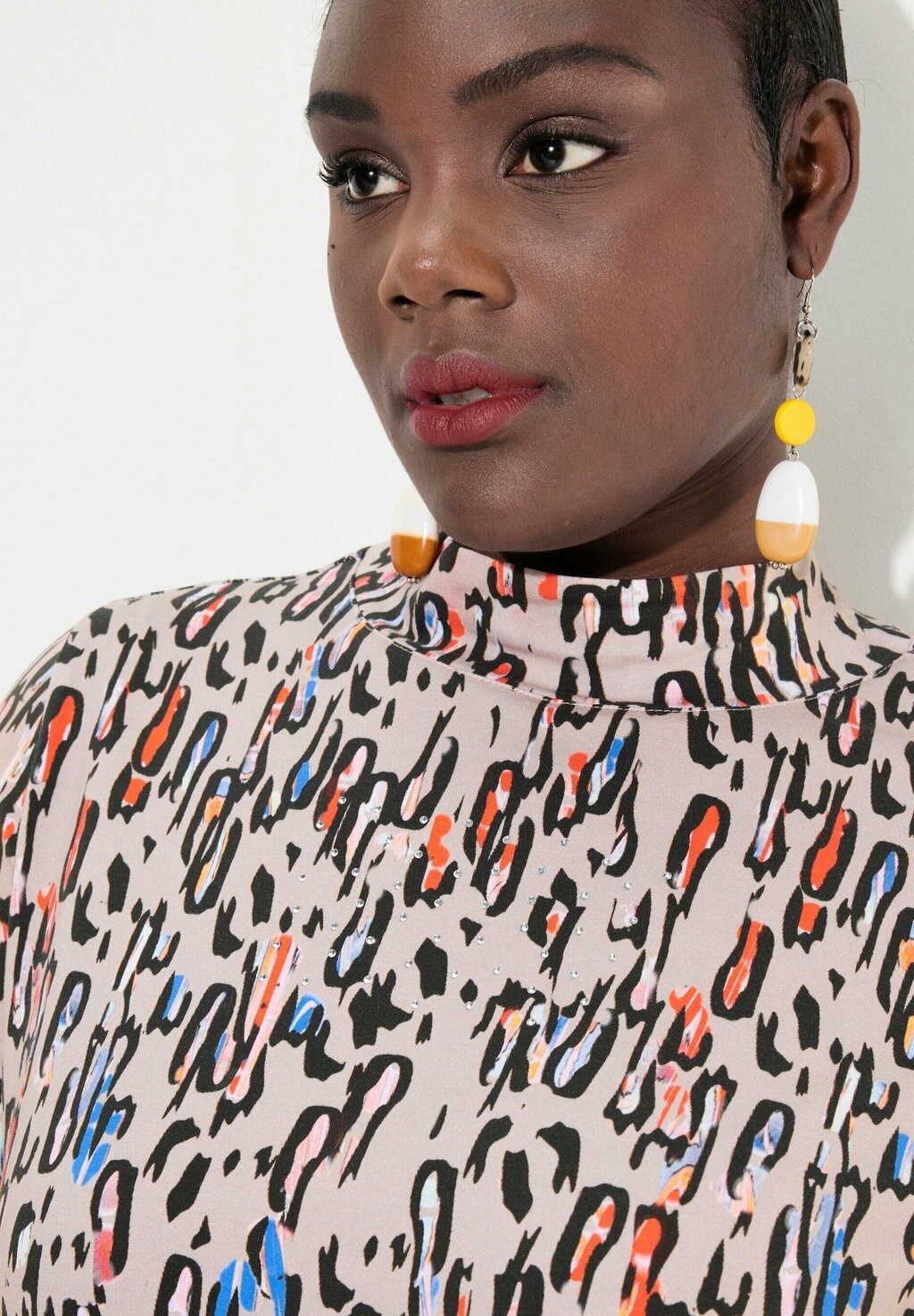 

Топ с длинными рукавами ABSTRACT PRINT RHINESTONE DETAIL PIMA Ulla Popken, черный