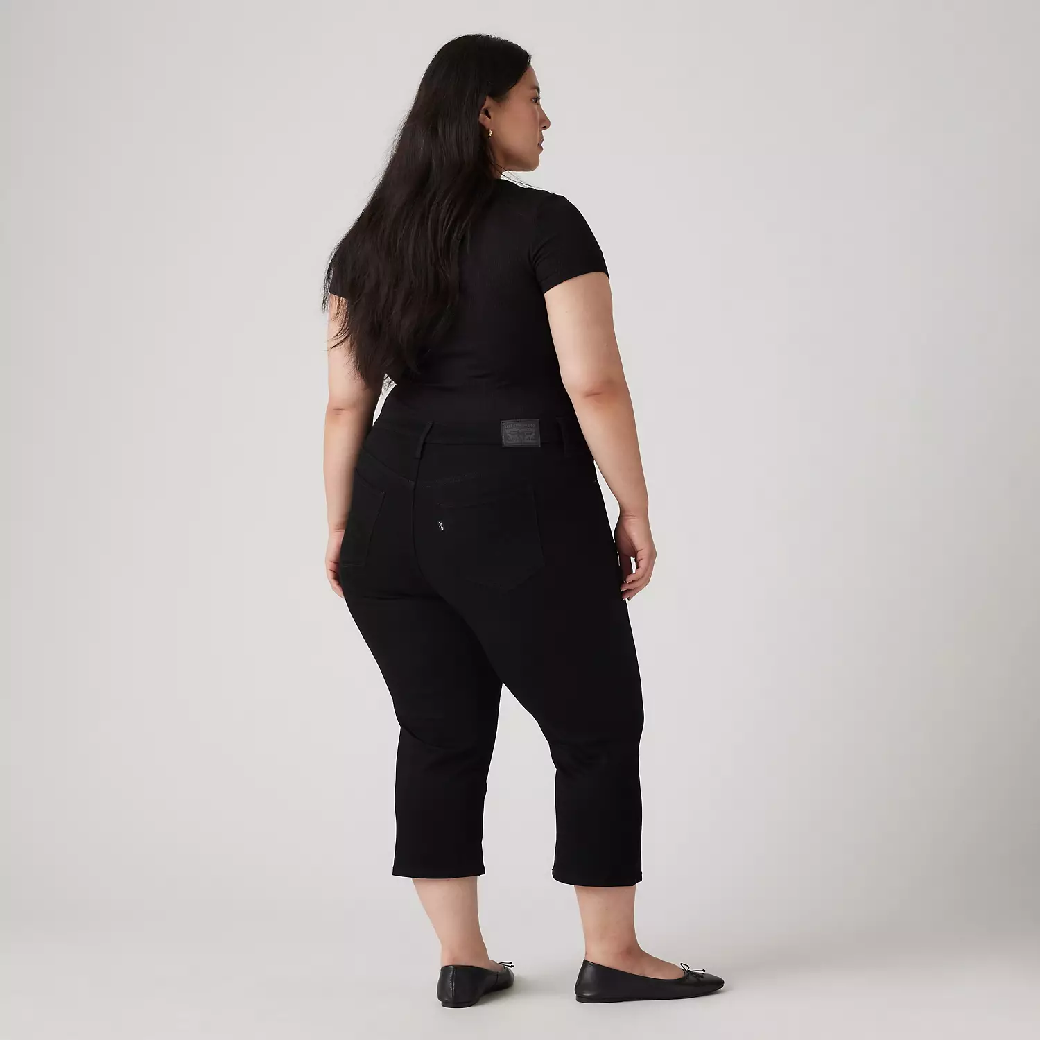 Женские джинсы-капри 311 Shaping Skinny (размер Plus) Levi's, цвет Soft Black — фото 4