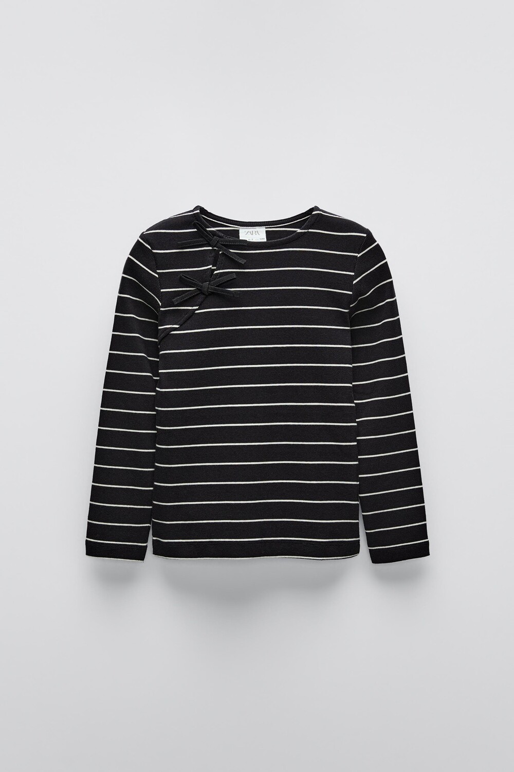 

Футболка в рубчик с полосатой лентой ZARA, черный/белый