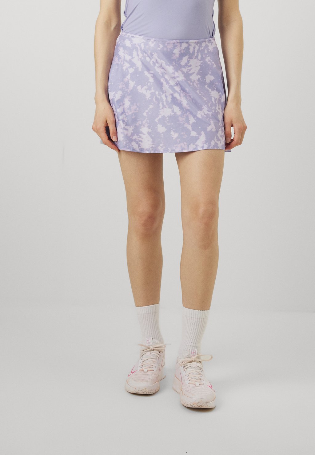 

Спортивная юбка VICTORY SKIRT REGULAR FLOUNCY Nike Performance, сиреневый