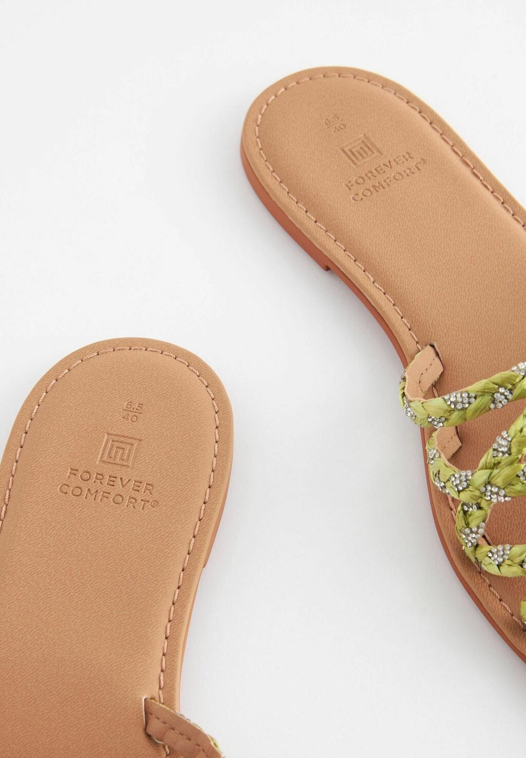 

Шлепанцы Forever Comfort Jewelled Regular Wide Fit Next, салатовый лайм