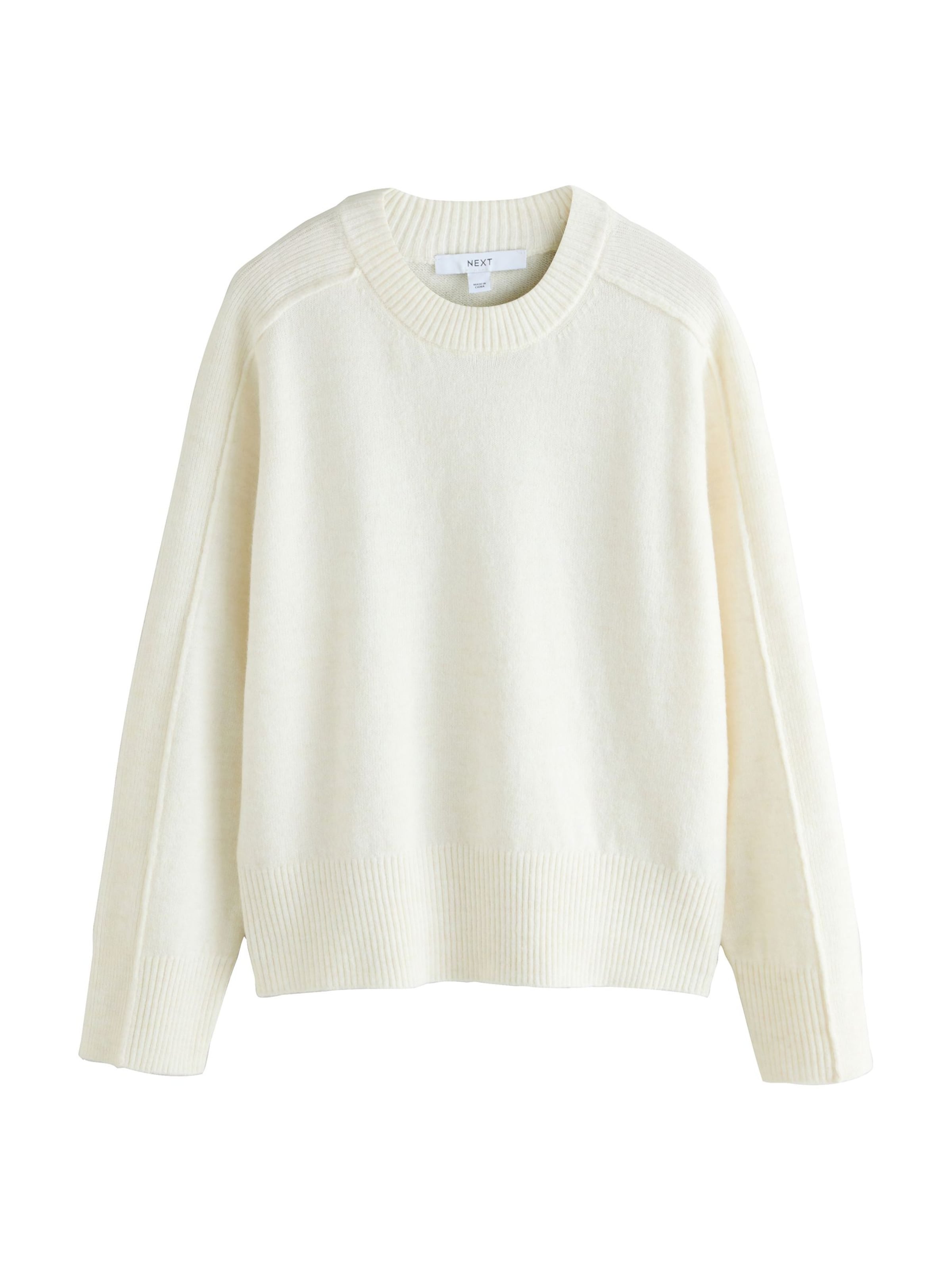 

Next Свитер в цвете экрю