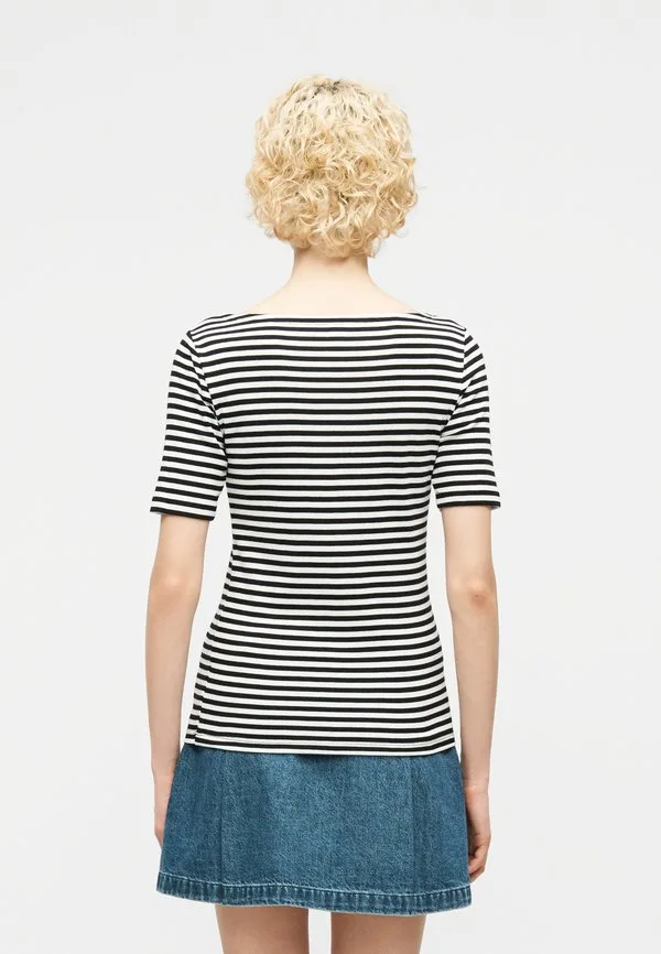 Современная футболка с принтом лодки Gap, Black — фото 3