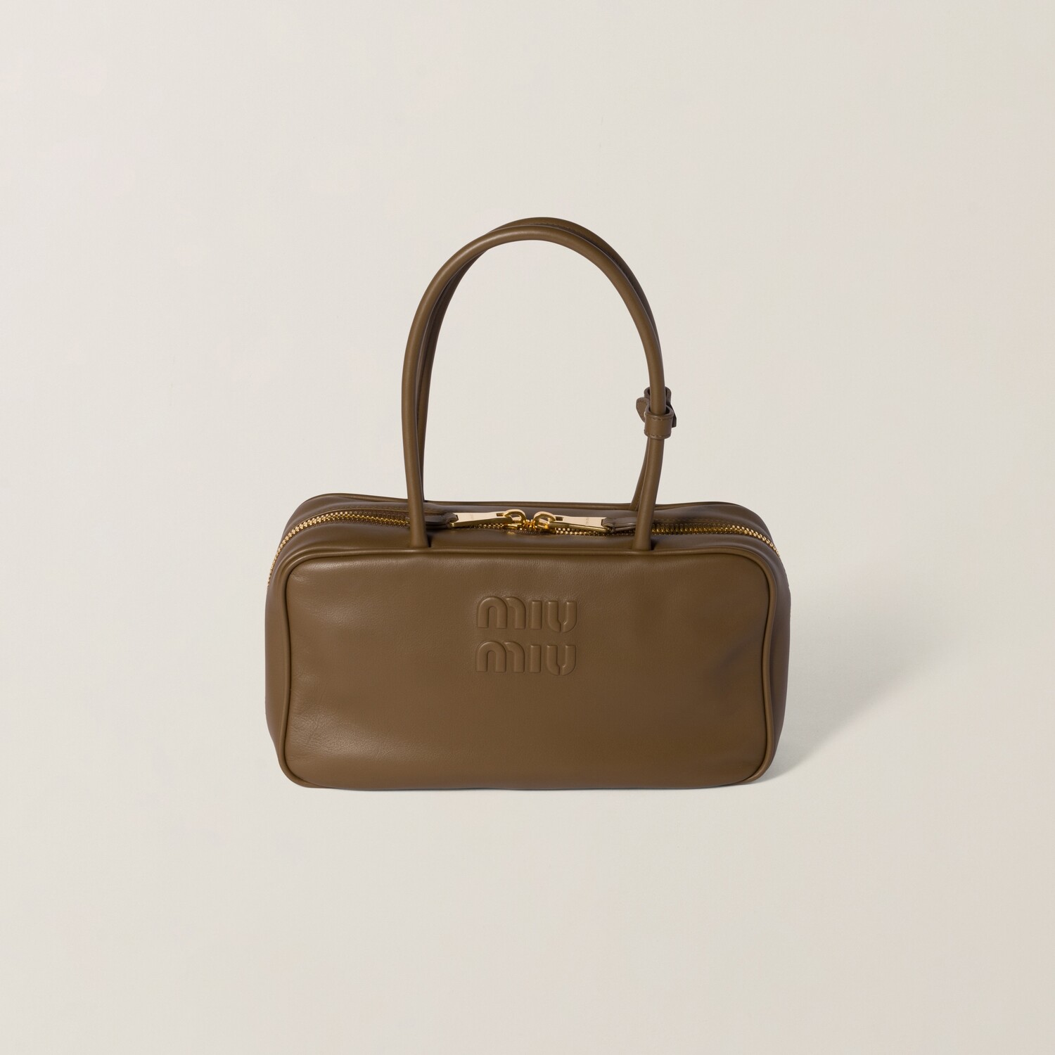

Кожаная сумка beau с ручкой MIU MIU, тундра