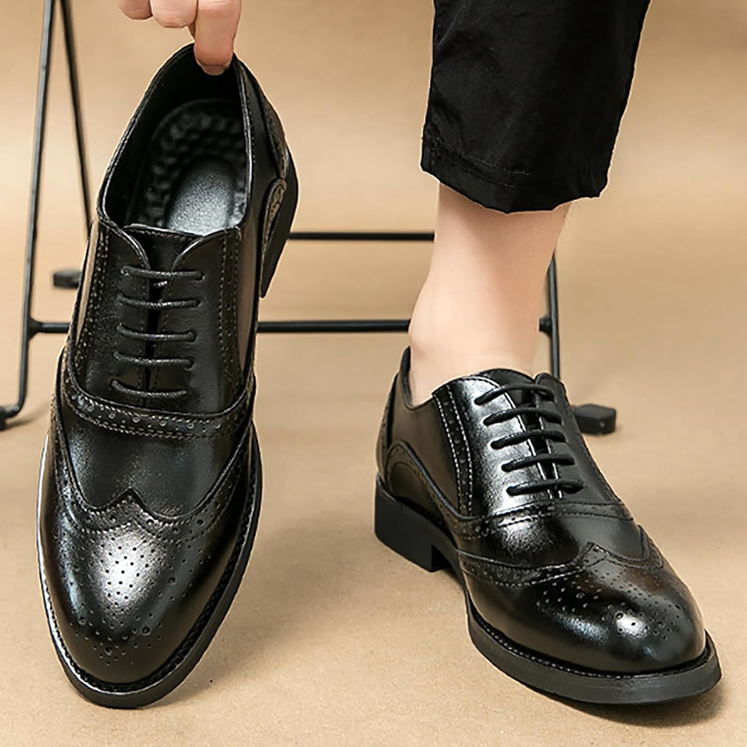 Мужские оксфорды Brogue с крыльями, шнуровкой, классические кожаные с резьбой, удобные, с низким каблуком, дышащие, повседневные деловые туфли Derby в стиле Гэтсби для офиса, прогулок и свадеб Qeosnbx, черный — фото 4