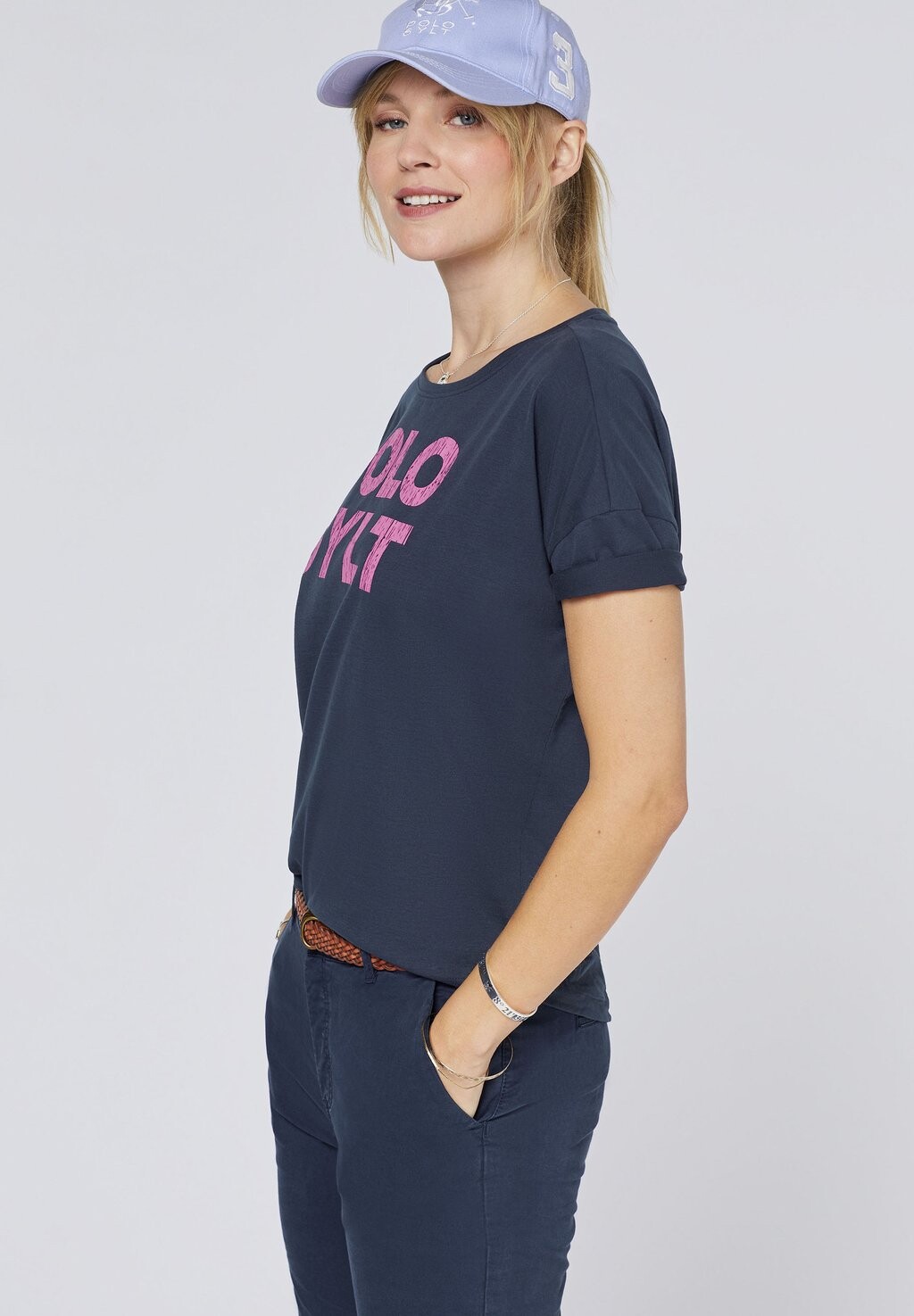 

Футболка с принтом MIT PIGMENT IM LABEL STIL Polo Sylt, темно-синий