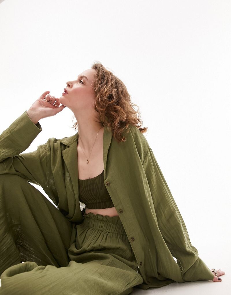 

Topshop – текстурированная пляжная рубашка оливкового цвета – часть набора