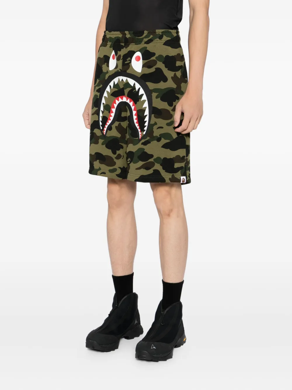 Спортивные шорты 1st Camo Shark A BATHING APE, зеленый — фото 3