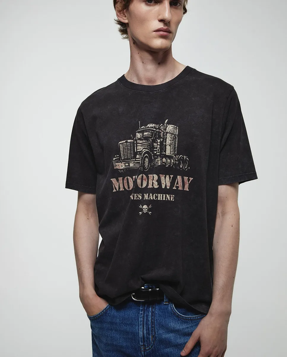 

Футболка с графикой Sfera, черный