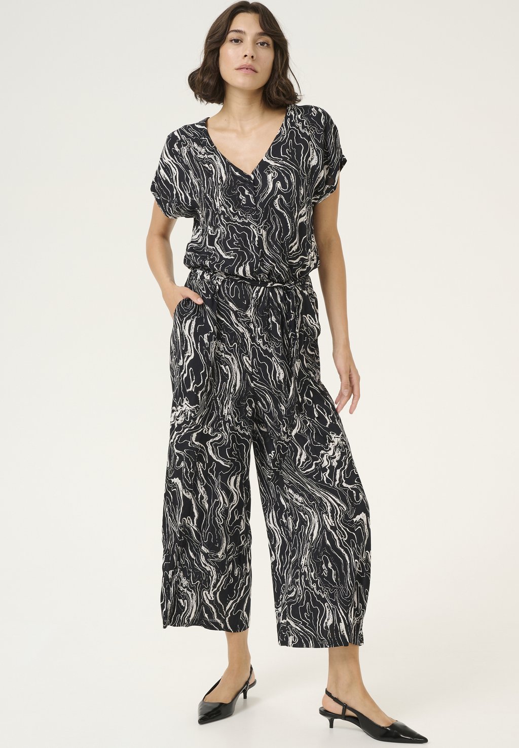 

Комбинезон MIRA WEAVE PRINTED Kaffe, черный