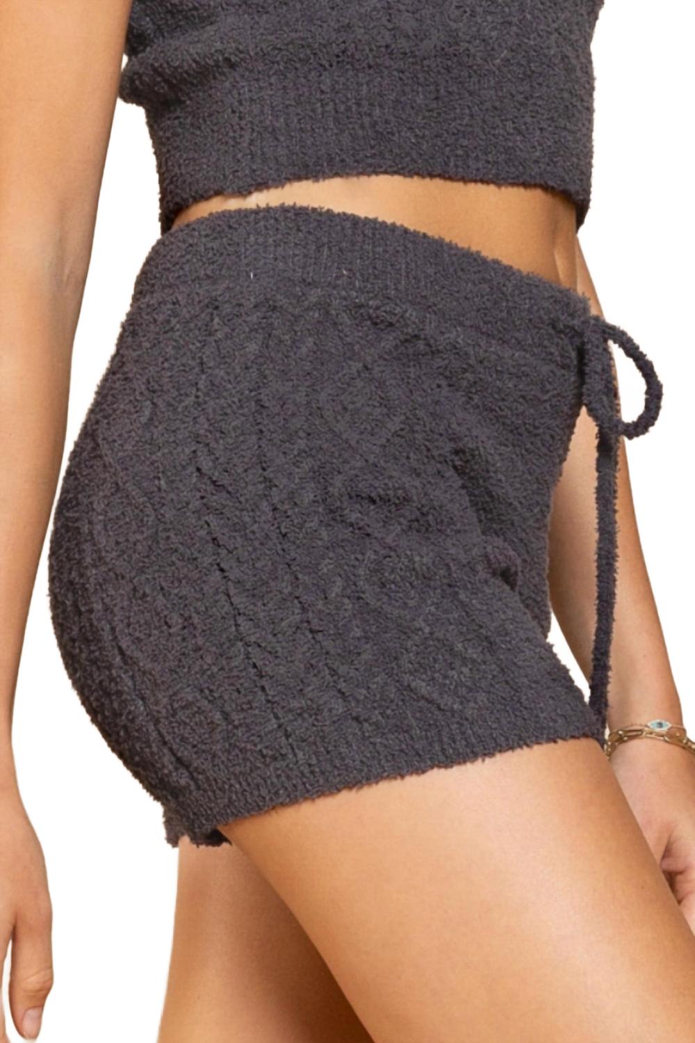 

Уютные вязаные шорты с косами в цвете антрацит POL, Charcoal