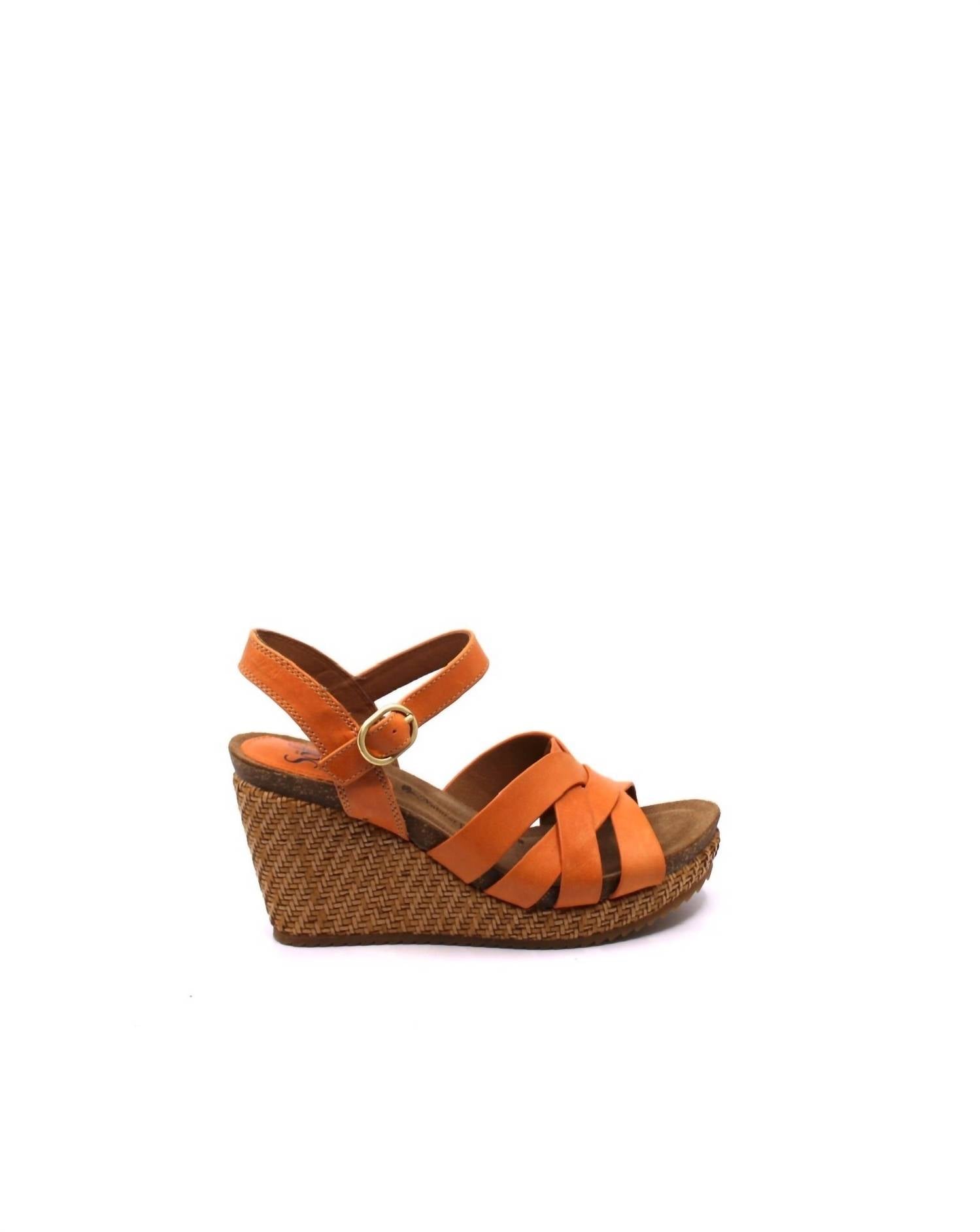 Женские босоножки Carlana Wedge Sandal в цвете Sunset Orange Sofft — фото 2