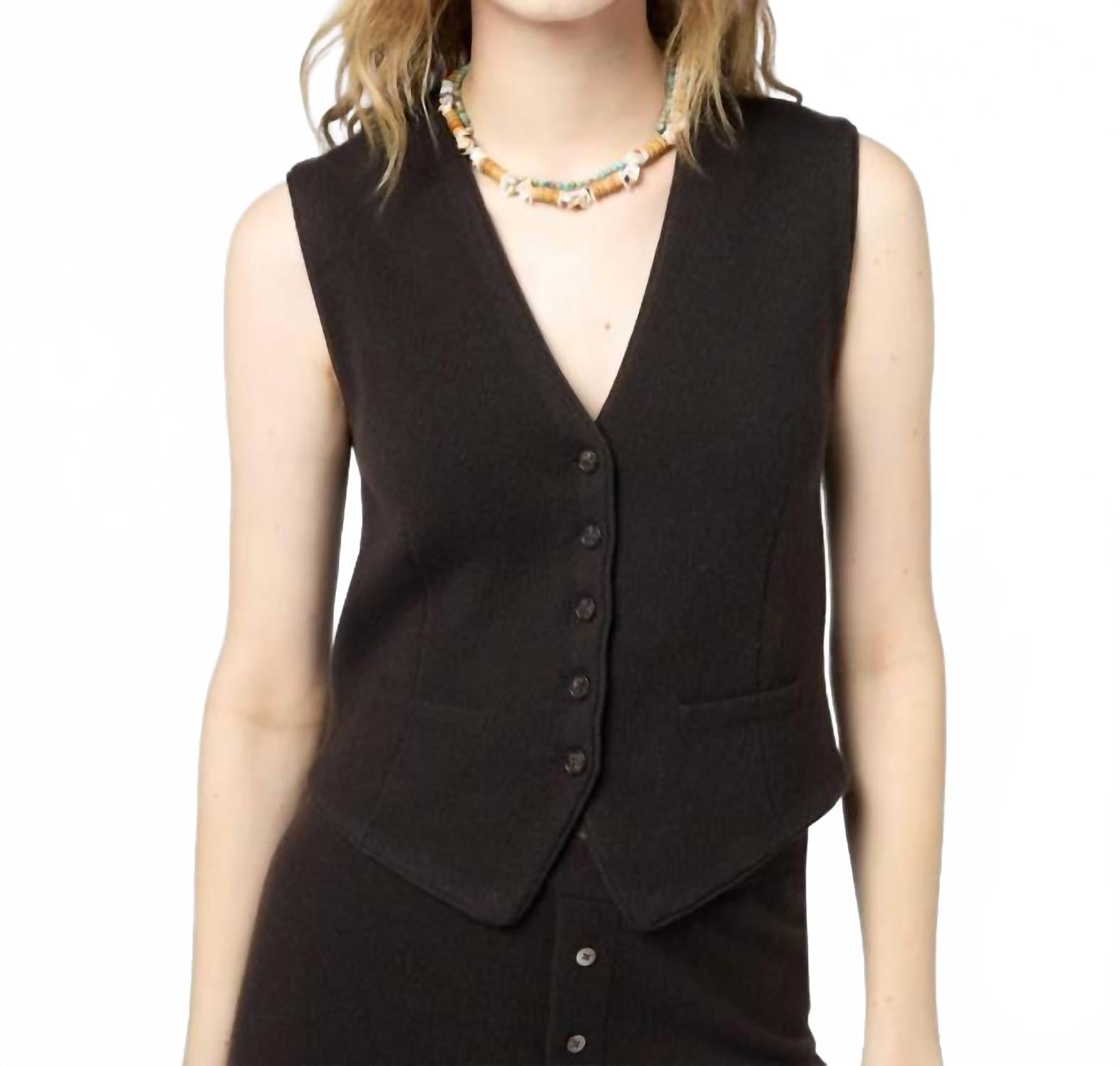 

Guest In Residence Сшитый на заказ жилет цвета жженого какао