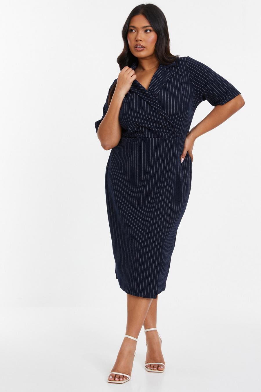 

Платье-блейзер Curve Navy в тонкую полоску средней длины QUIZ Clothing