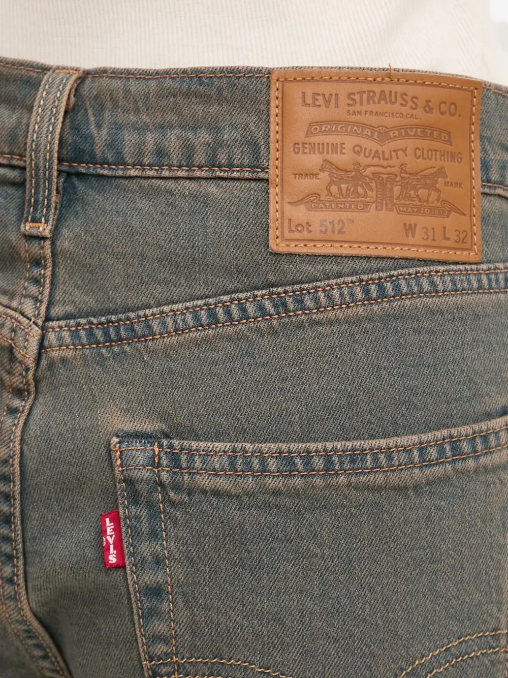Прямые зауженные джинсы 512 с нашивками Levi'S, серый — фото 4