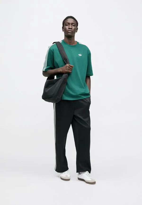 Свободные спортивные штаны из термобелья Adidas Originals, Black/White — фото 3