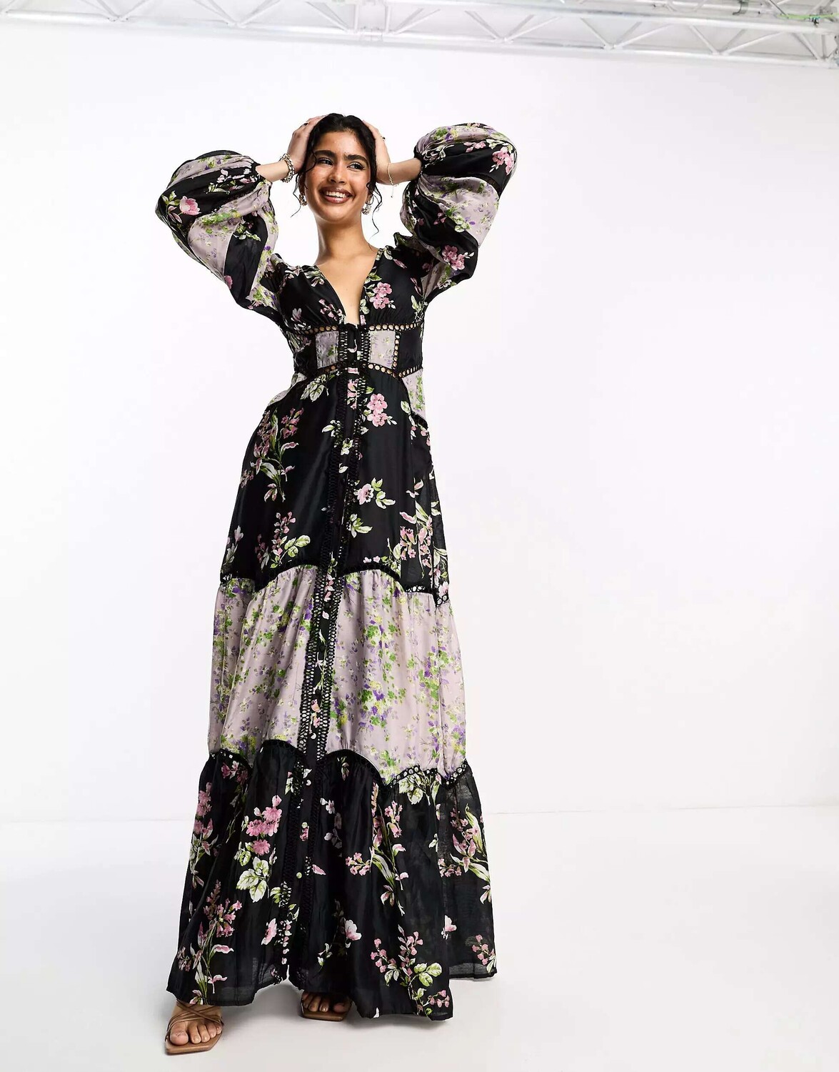 

Платье макси с цветочным принтом и цветочными блоками ASOS