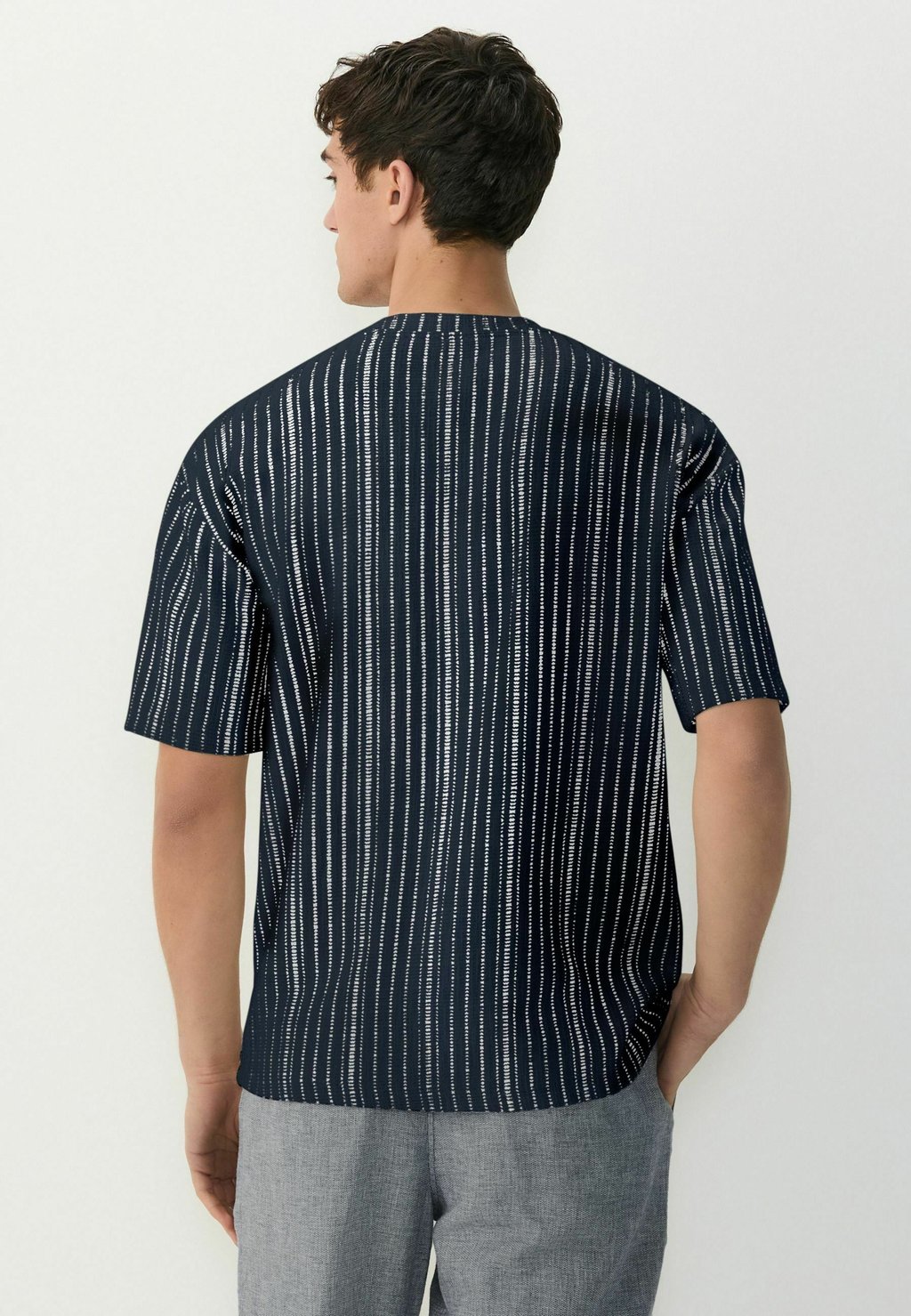 Футболка с принтом TEXTURED VERTICAL STRIPE Next, синий — фото 3