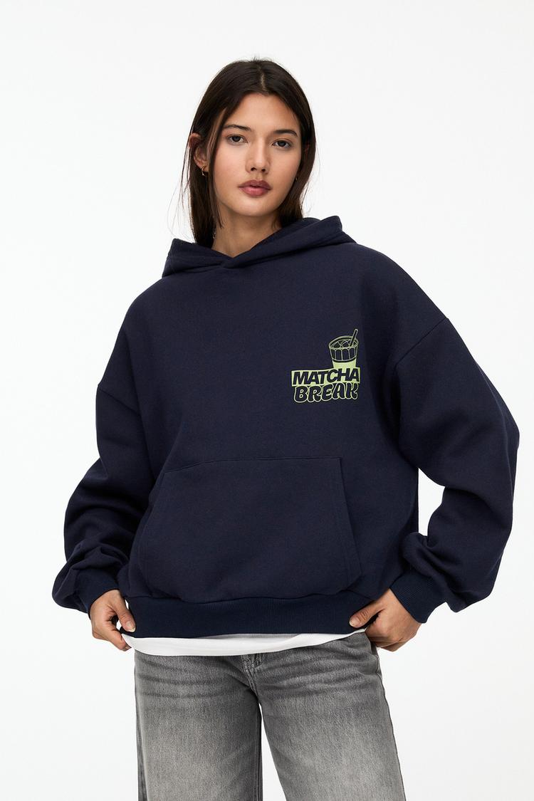 

Толстовка с капюшоном с принтом чая матча Pull And Bear, синий