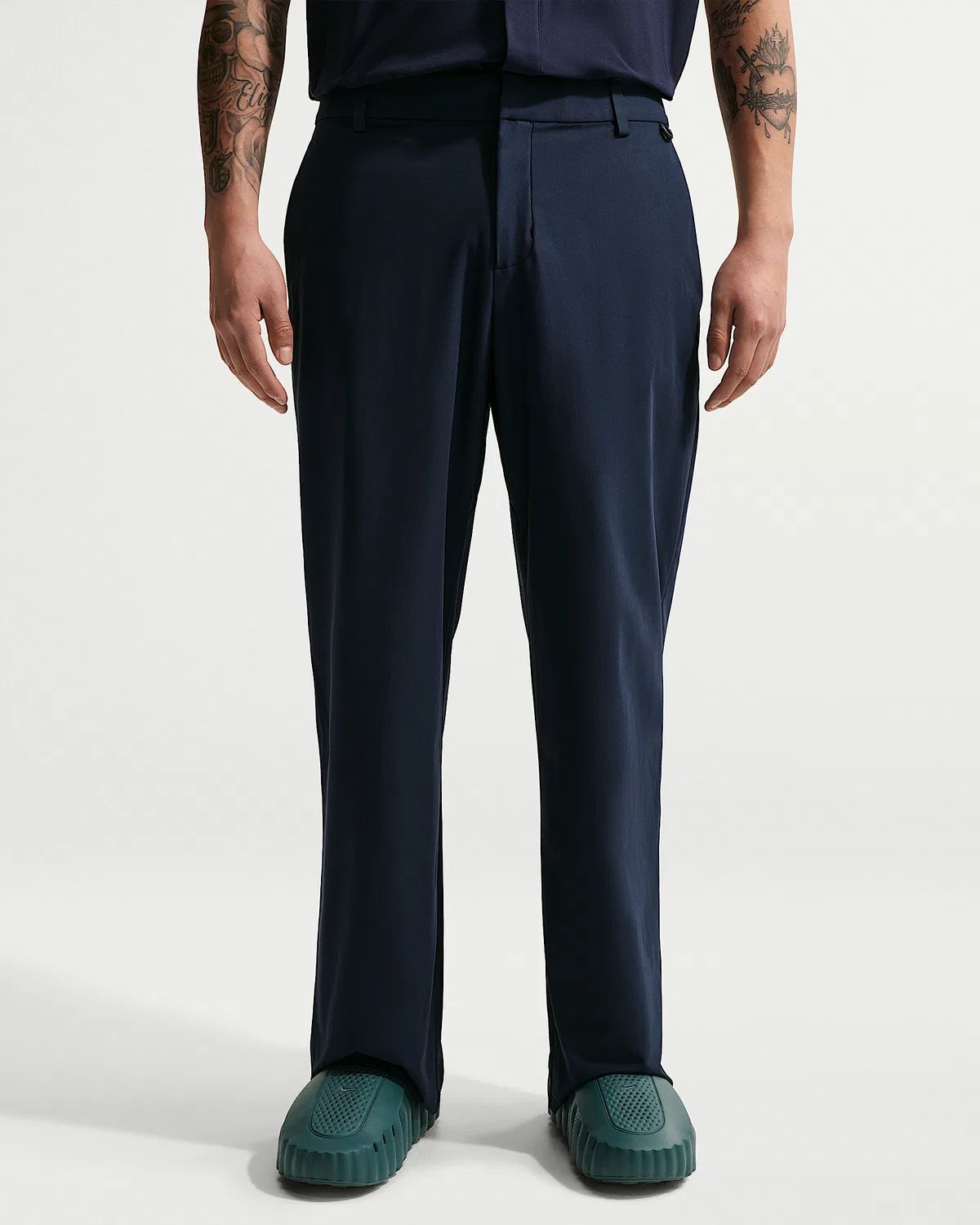 Мужские брюки-чинос Nike 24.7 PerfectStretch Dri-FIT свободного кроя, Obsidian/Dark Obsidian — фото 2