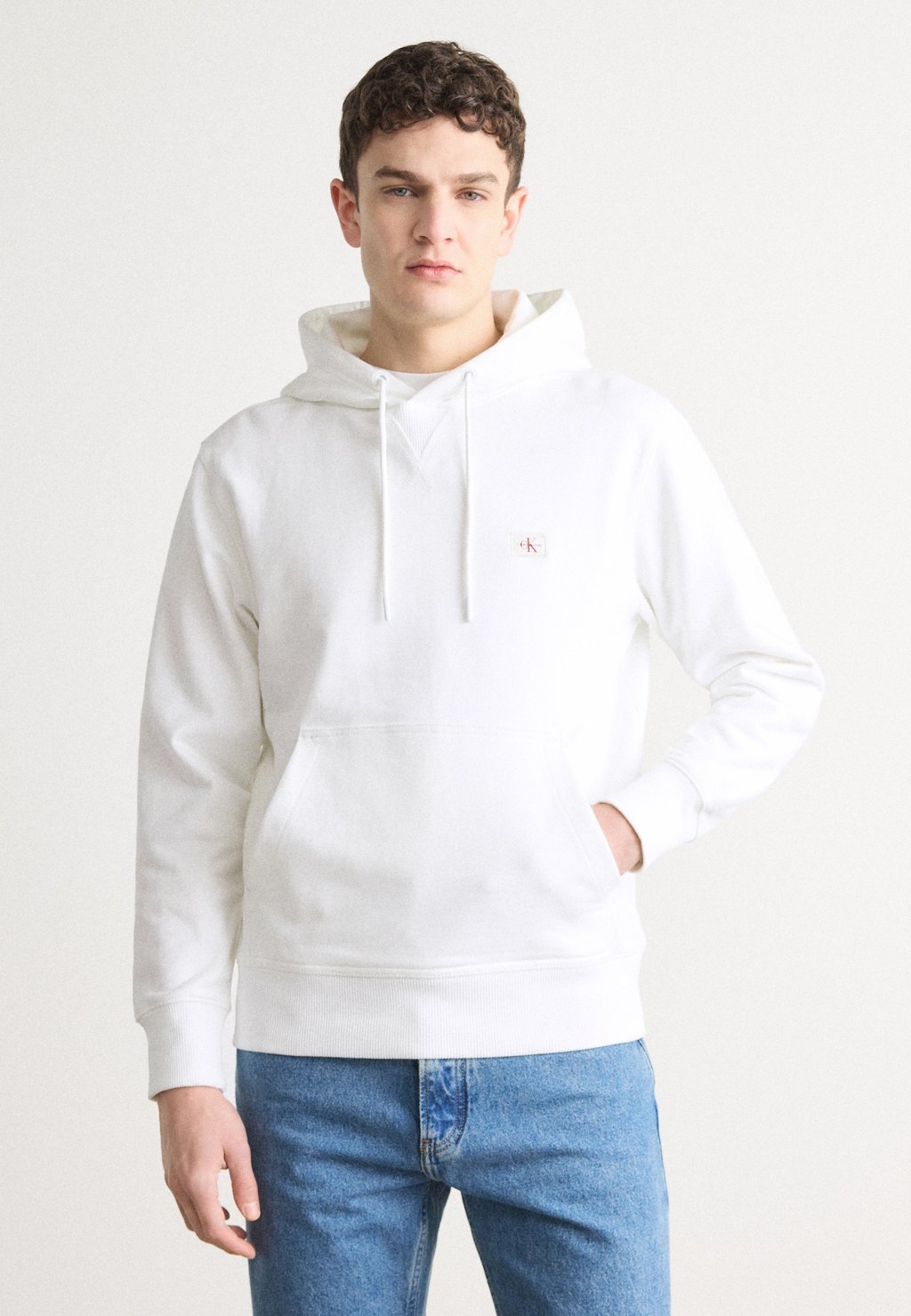 

Толстовка с капюшоном LABEL HOODIE Calvin Klein Jeans, белый