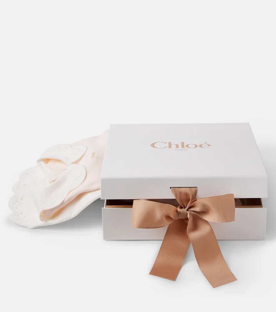 Детский хлопковый комбинезон с вышивкой и нагрудник Chloé Kids, розовый — фото 3