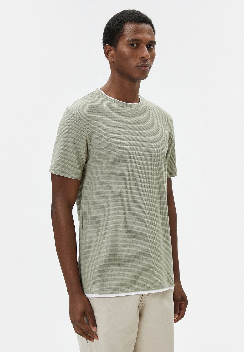 

Базовая футболка DETAIL CREW NECK TEXTURED Koton, хаки