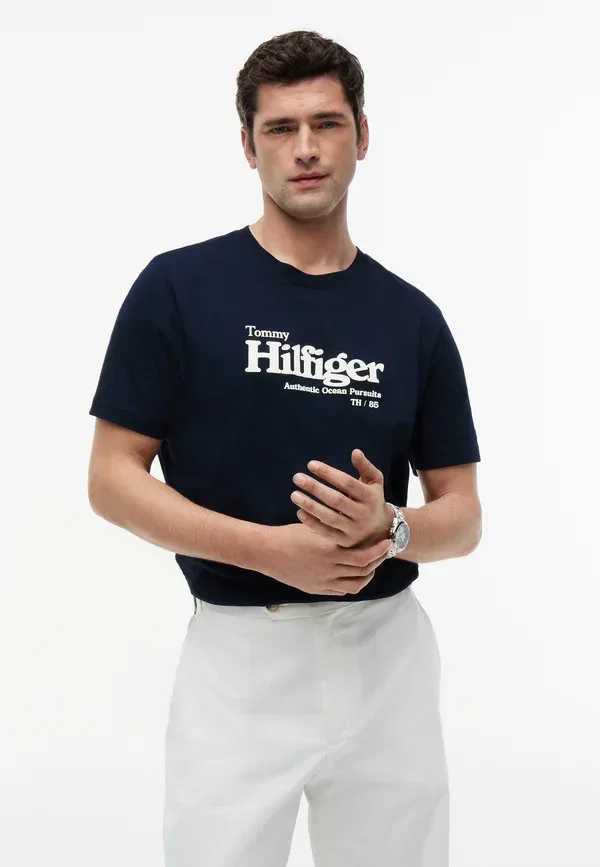Футболка Tommy Hilfiger с принтом, пустынное небо