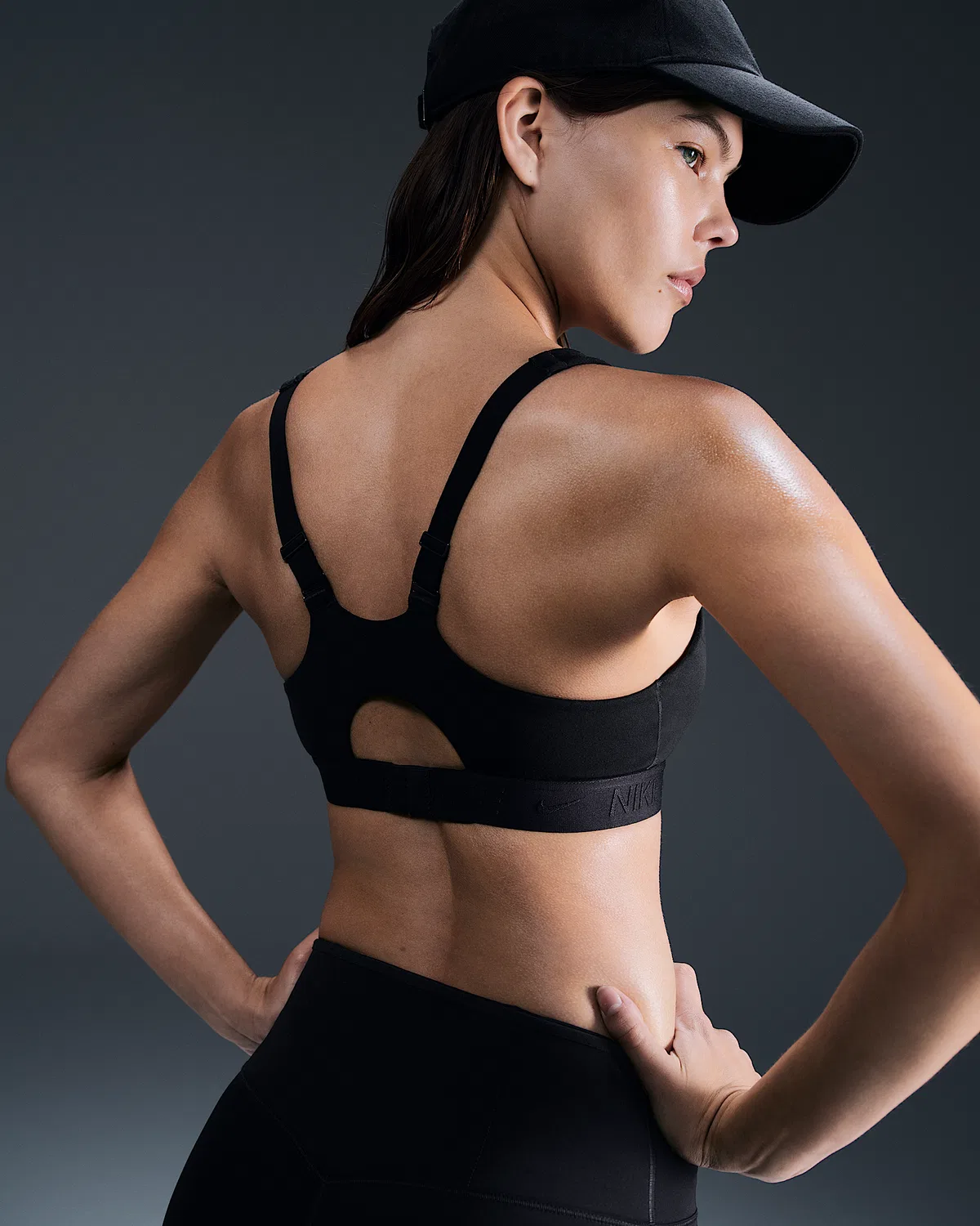 Женский спортивный бюстгальтер Nike Indy High Support с регулировкой и подкладкой, Black/Black/Black — фото 3
