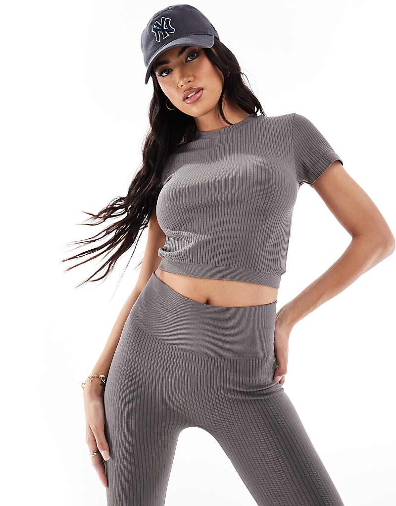 

ASOS 4505 – Icon – спортивная футболка короткого кроя в рубчик стального серого цвета