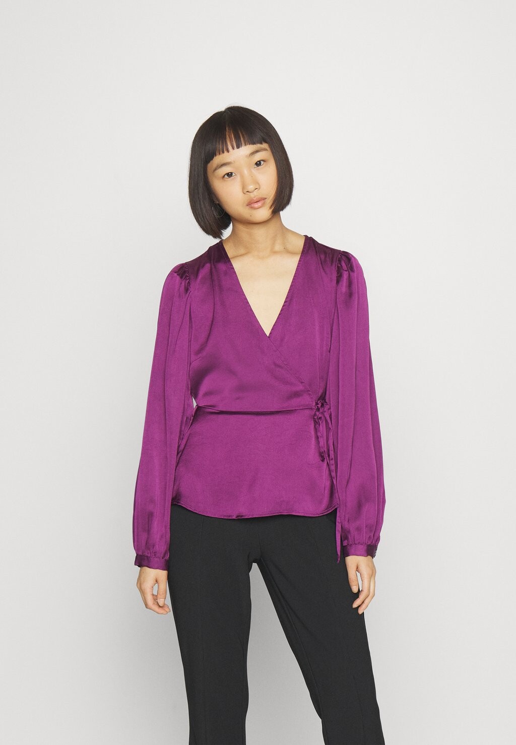 

Блузка VILA Petite VISIRENE WRAP, цвет winter bloom