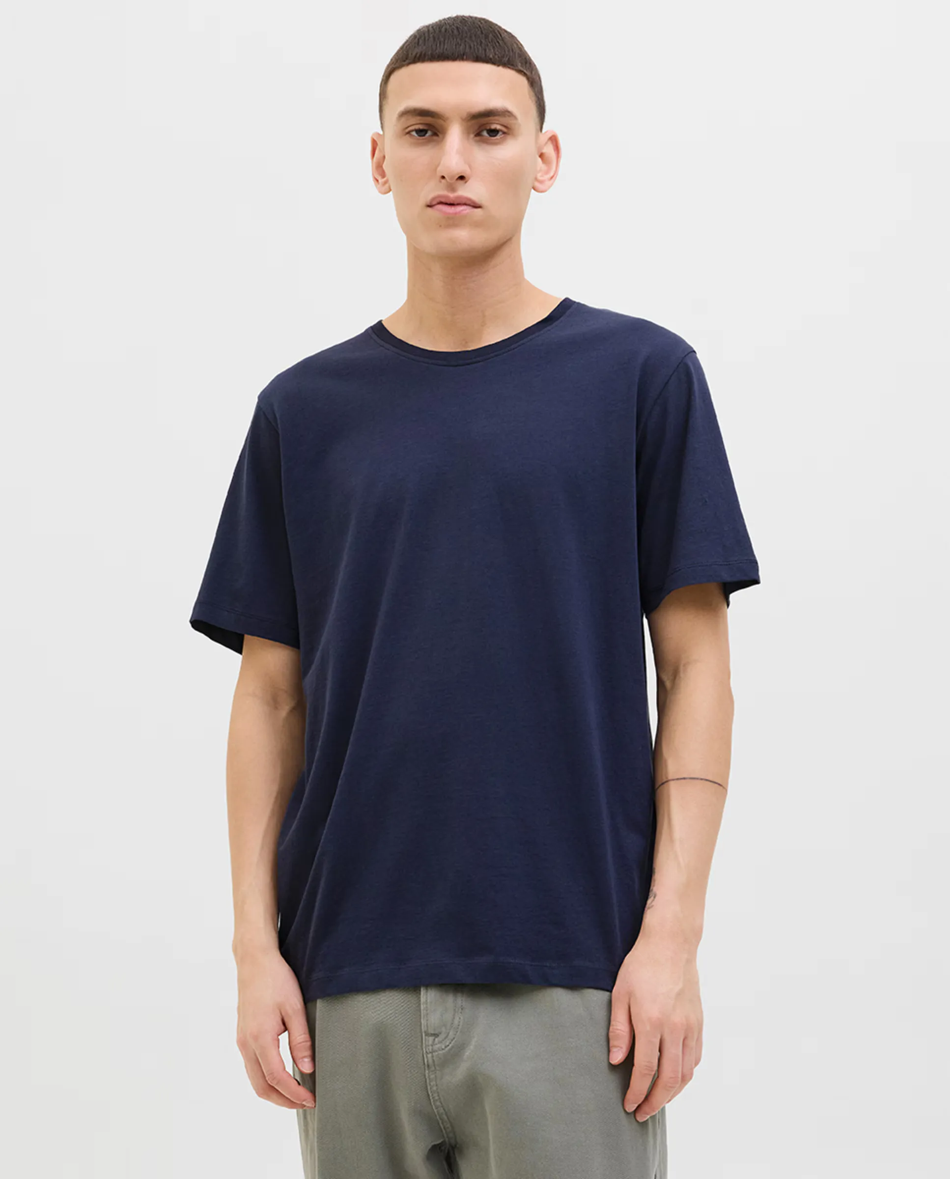 

Мужская футболка с коротким рукавом, однотонная, с принтом на спине Jack & Jones, синий