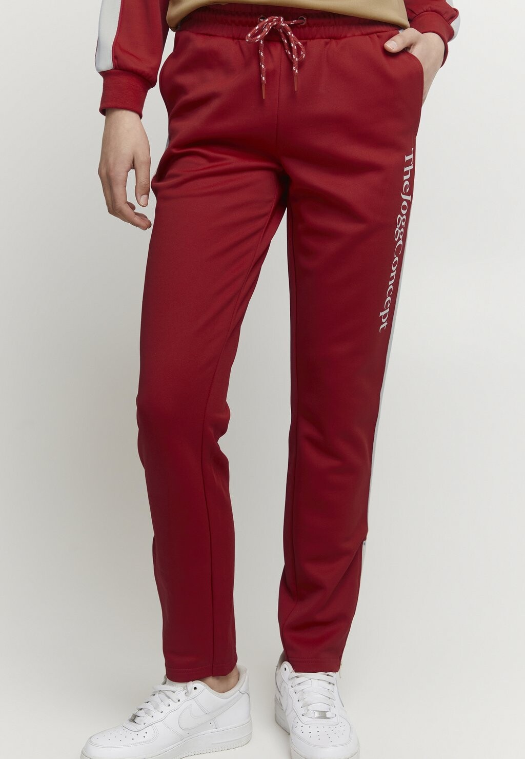 

Спортивные брюки JCSIMA JOGGING TheJoggConcept, красный