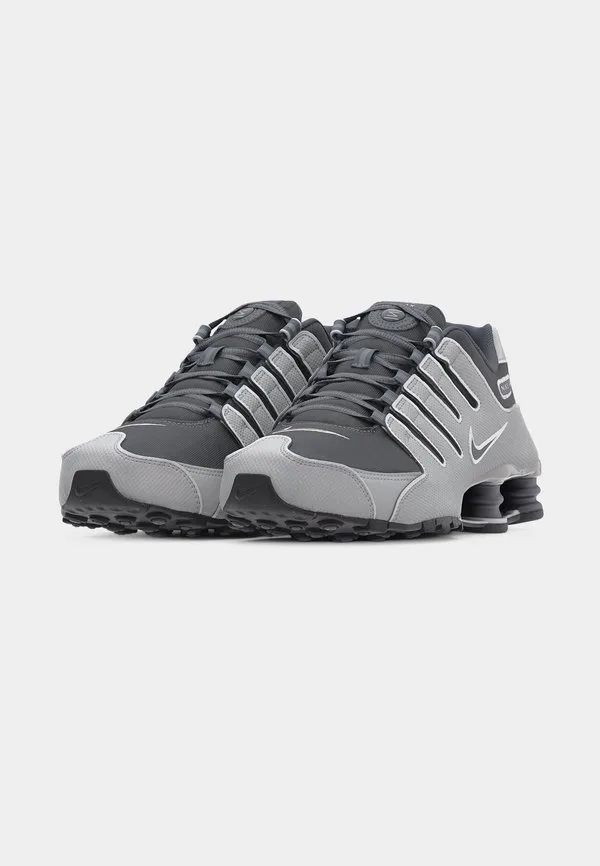 Кроссовки shox nz se tech Nike Sportswear, Smoke Grey/Grey Fog/Off White/Dark Smoke Grey — фото 3