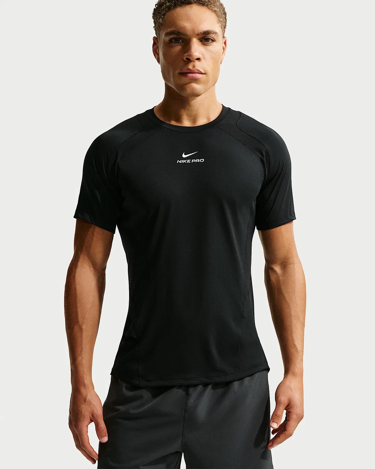 Мужская футболка Nike Pro Training Dri-FIT ADV с коротким рукавом, Black/Black/White