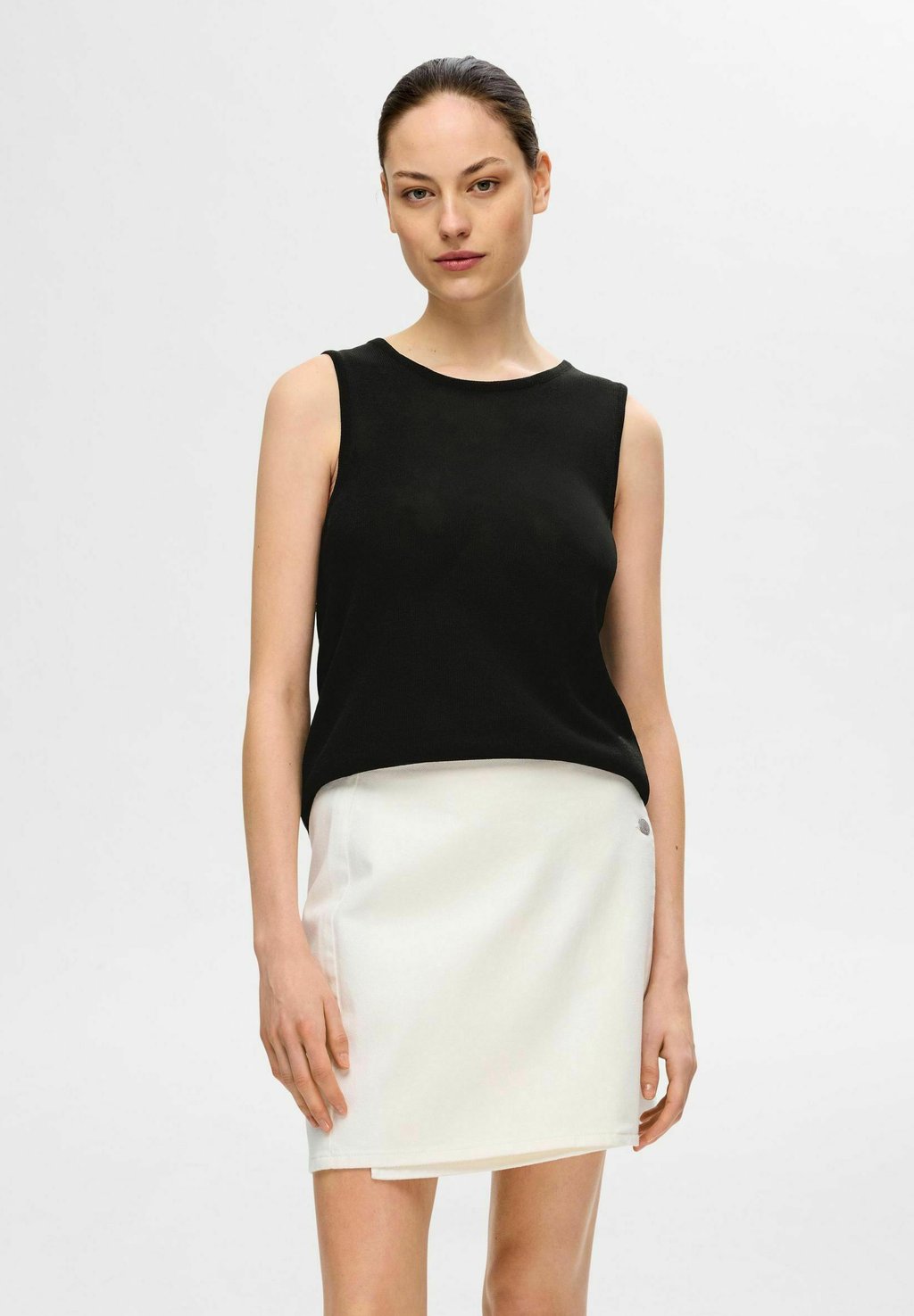 

Топ Selected Femme, черный