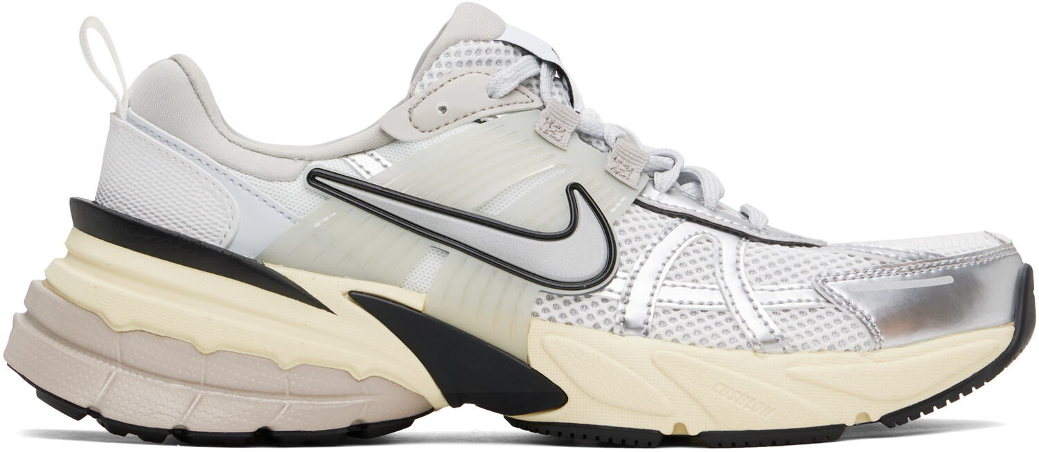 

Кроссовки V2K Run белого и серебристого цветов Nike