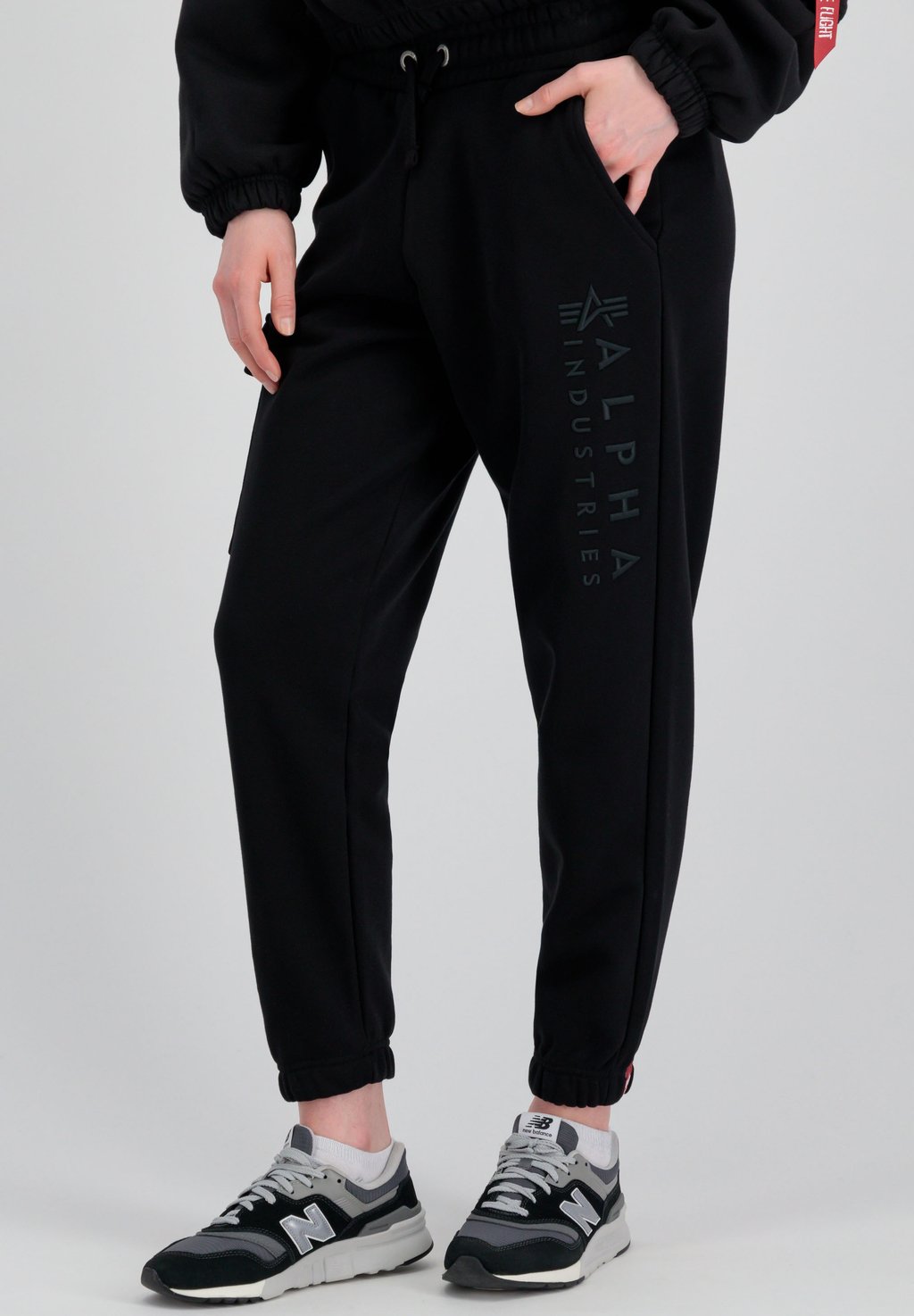 

Спортивные брюки EMB Alpha Industries, черный