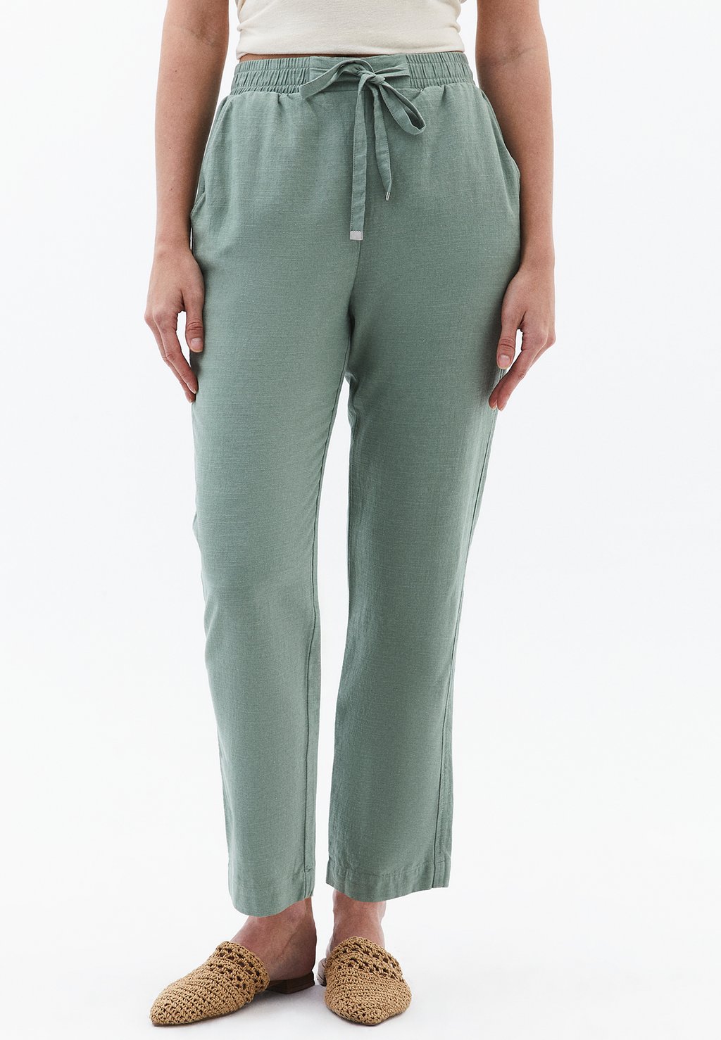 

Брюки HOHER TAILLE MIT KAROTTENFORM OXXO, хаки
