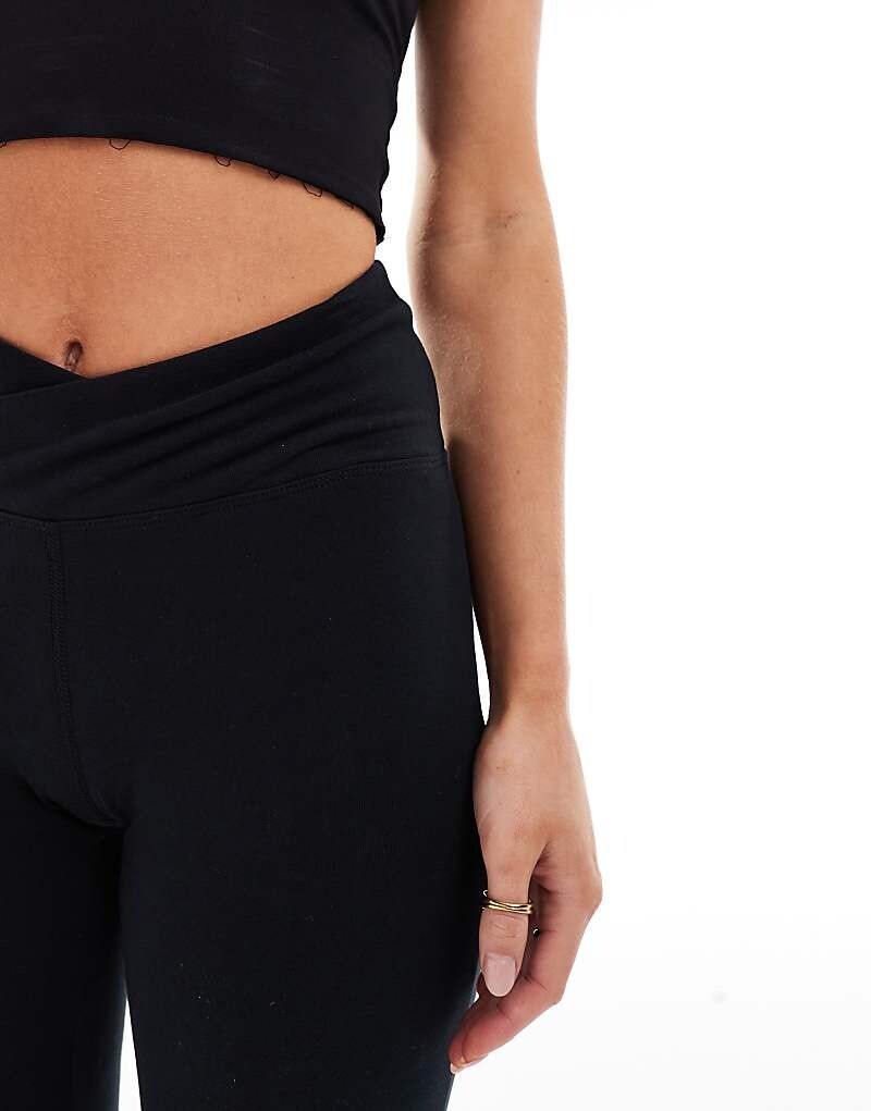 

Черные узкие леггинсы с запахом на талии ASOS 4505 Petite soft touch