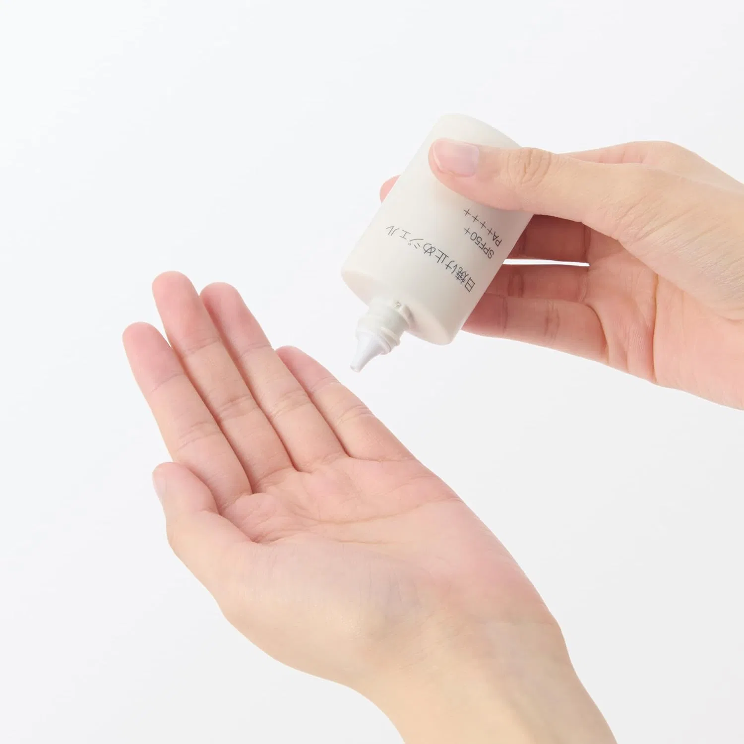 Солнцезащитный гель MUJI Sunscreen Gel SPF50+ PA++++ 30 мл белый — фото 3