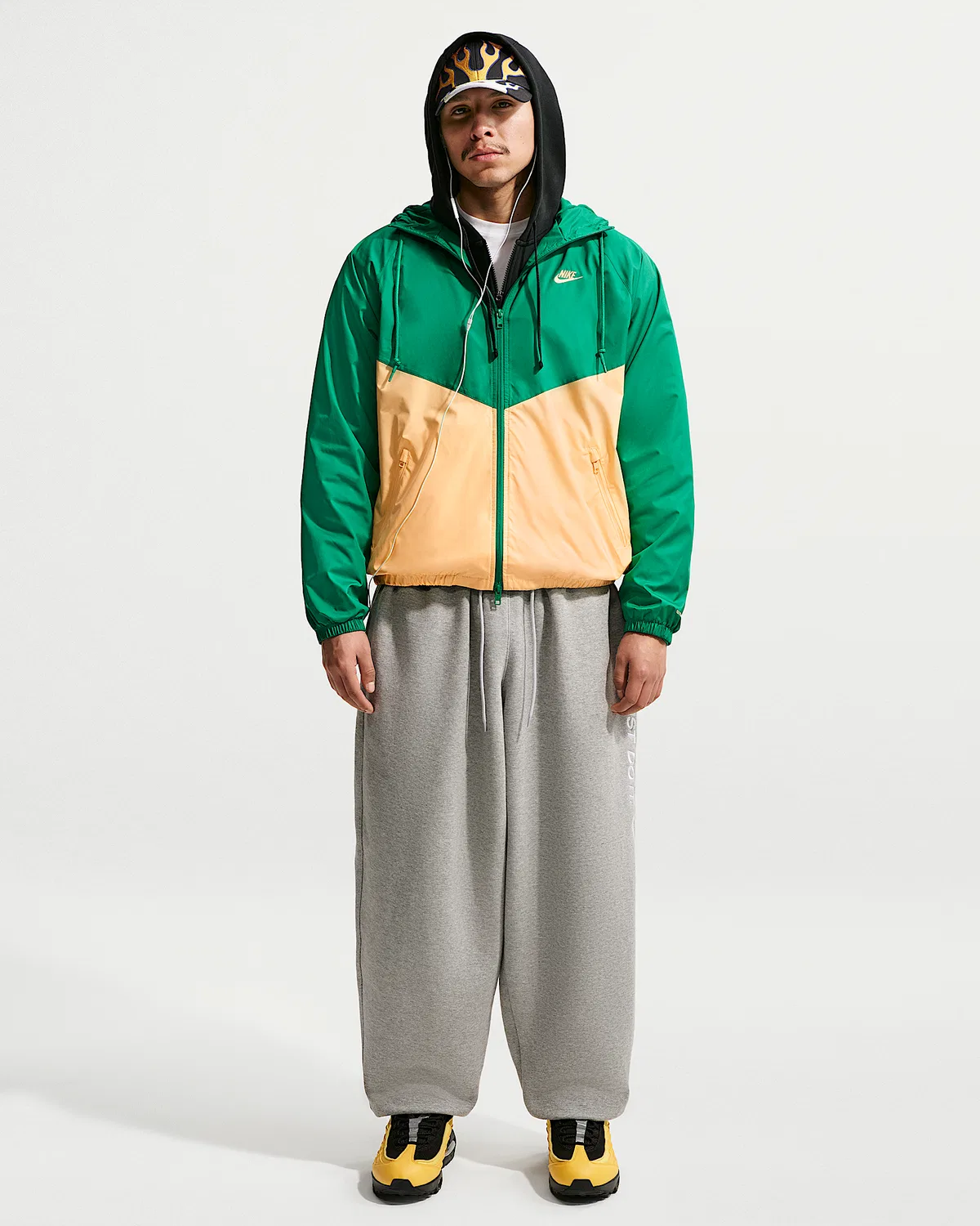 Мужская утепленная куртка Nike Windrunner, Malachite/Topaz Gold/Topaz Gold — фото 4