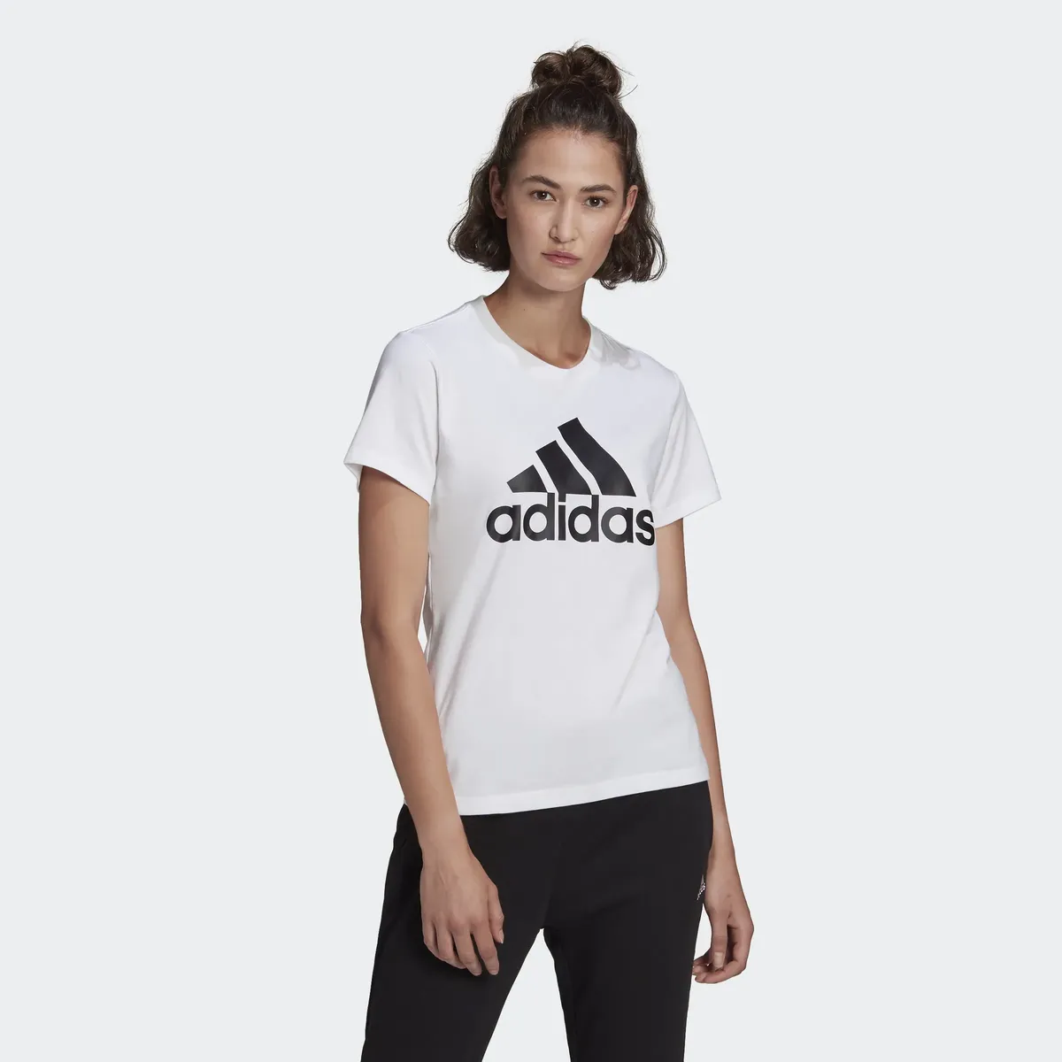 

Футболка Adidas Sportswear "LOUNGEWEAR ESSENTIALS LOGO", белый